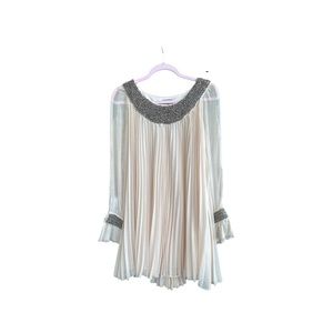 Women dress, size 4 (s) .